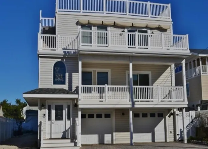 3 Bedroom 2 Bath First Floor Brant Beach Duplex