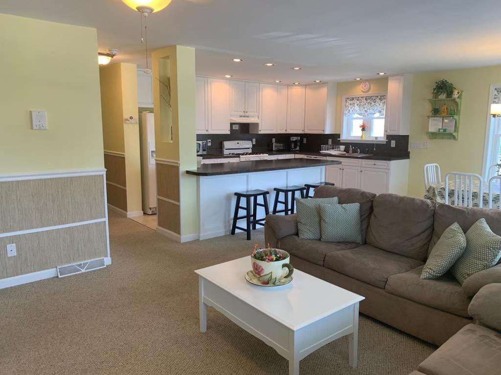 3 Bedroom 2 Bath First Floor Brant Duplex Apartment New York