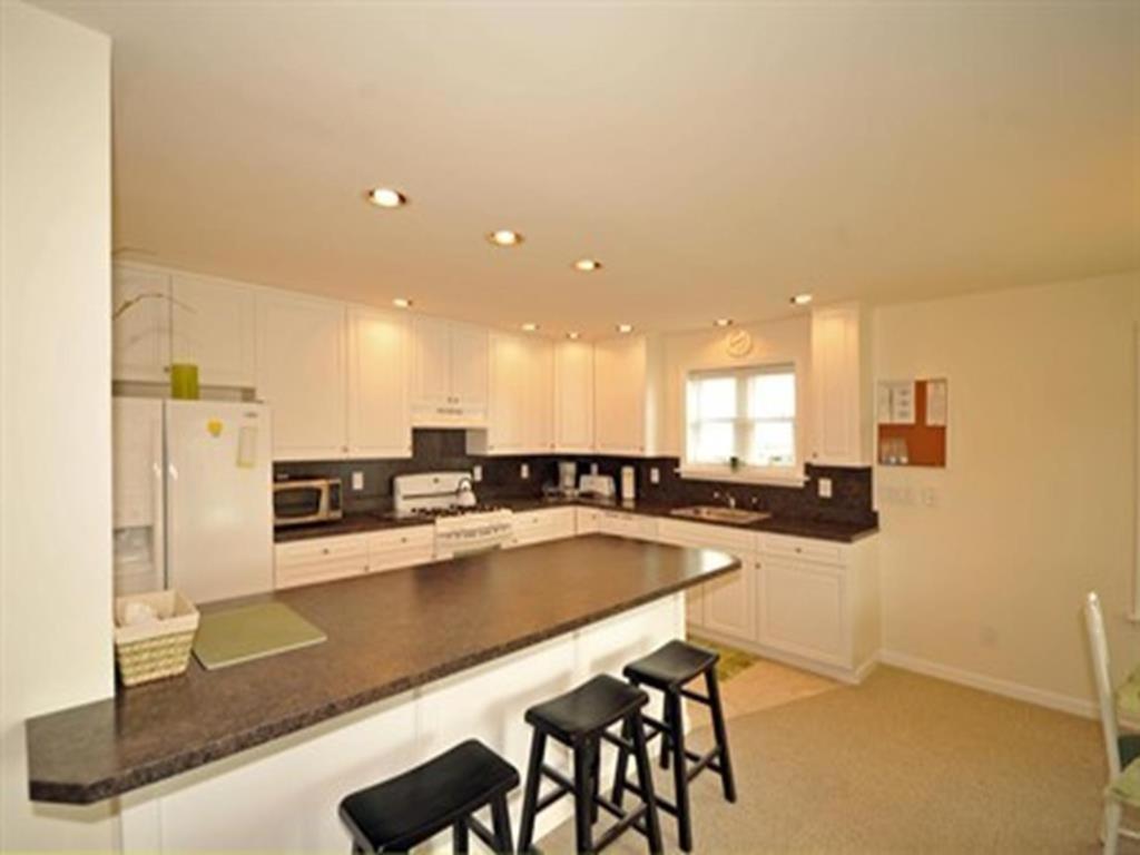 3 Bedroom 2 Bath First Floor Brant Duplex