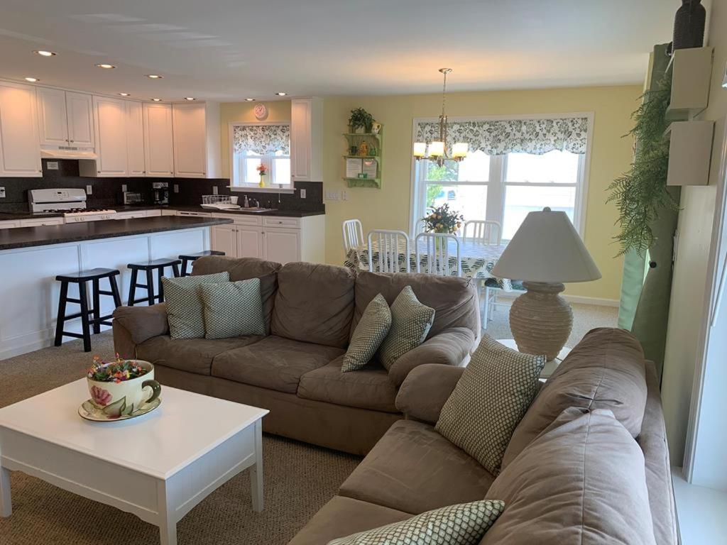 Apartment 3 Bedroom 2 Bath First Floor Brant Duplex New York