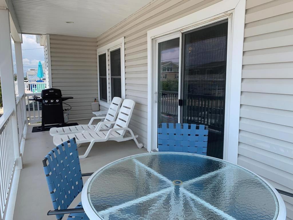 3 Bedroom 2 Bath First Floor Brant Duplex *